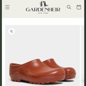 Gardenheir clogs
